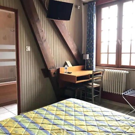 Hotel Logis & Restaurant - De La Foret