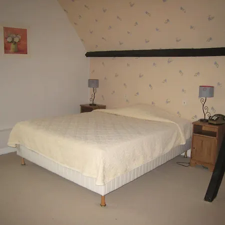 Hotel Logis & Restaurant - De La Foret